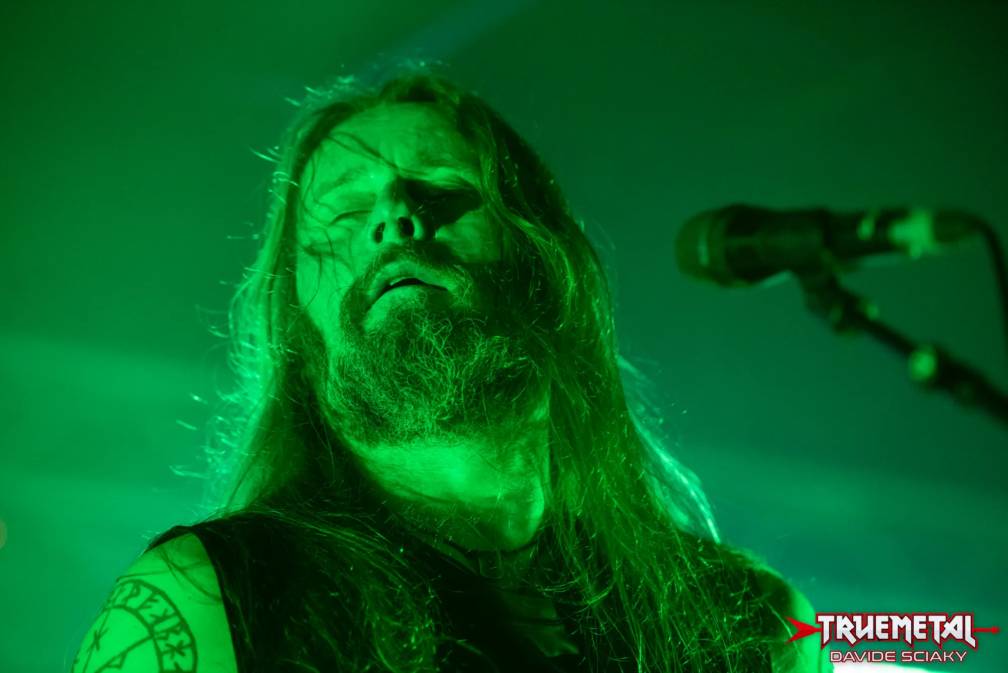 Enslaved: i dettagli della collaborazione con Kevin Kicking Woman per "Spirit Helper"