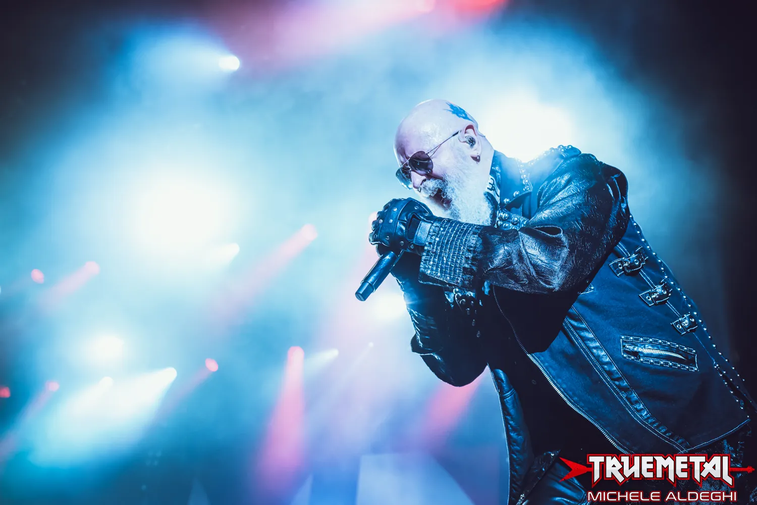Judas Priest: Rob Halford, "Invecchiando sono sempre più arrabbiato verso le ingiustizie, in particolare nei confronti della comunità gay"