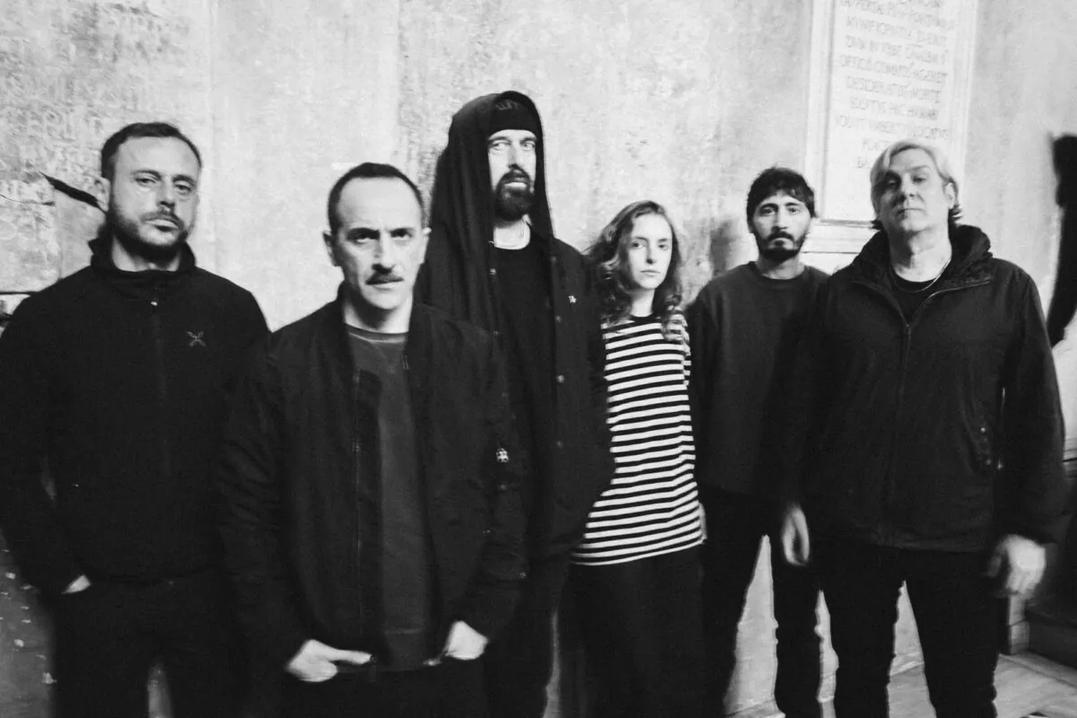 Feldspar: pubblicato il primo singolo, "Cobblestones"