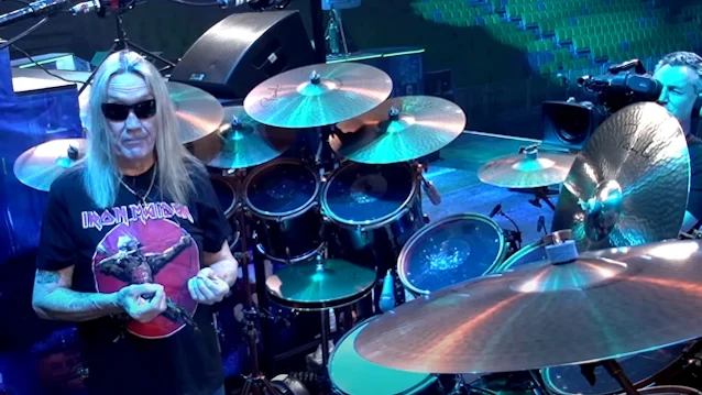 Iron Maiden: McBrain, 'Ho delle difficoltà a suonare una canzone, ma abbiamo risolto'