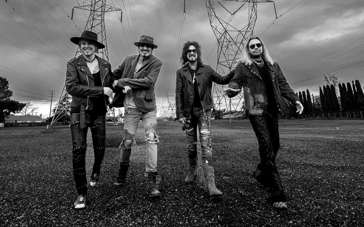 Mötley Crüe: John 5, "Volevo provare nuove esperienze con la band"