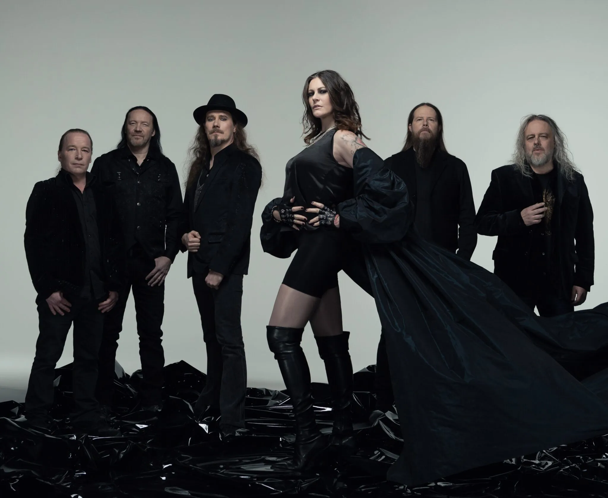 Nightwish: è uscito oggi il nuovo album "Yesterwynde"; guarda il video di 'Lanternlight'