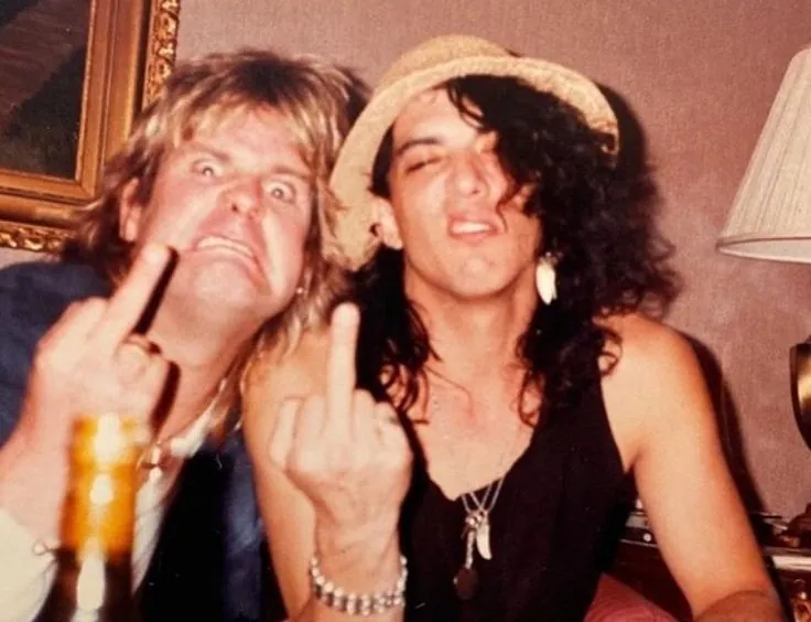 Ratt: Stephen Pearcy racconta: "Una volta Ozzy Osbourne ha c..ato in un paio di scarpe"