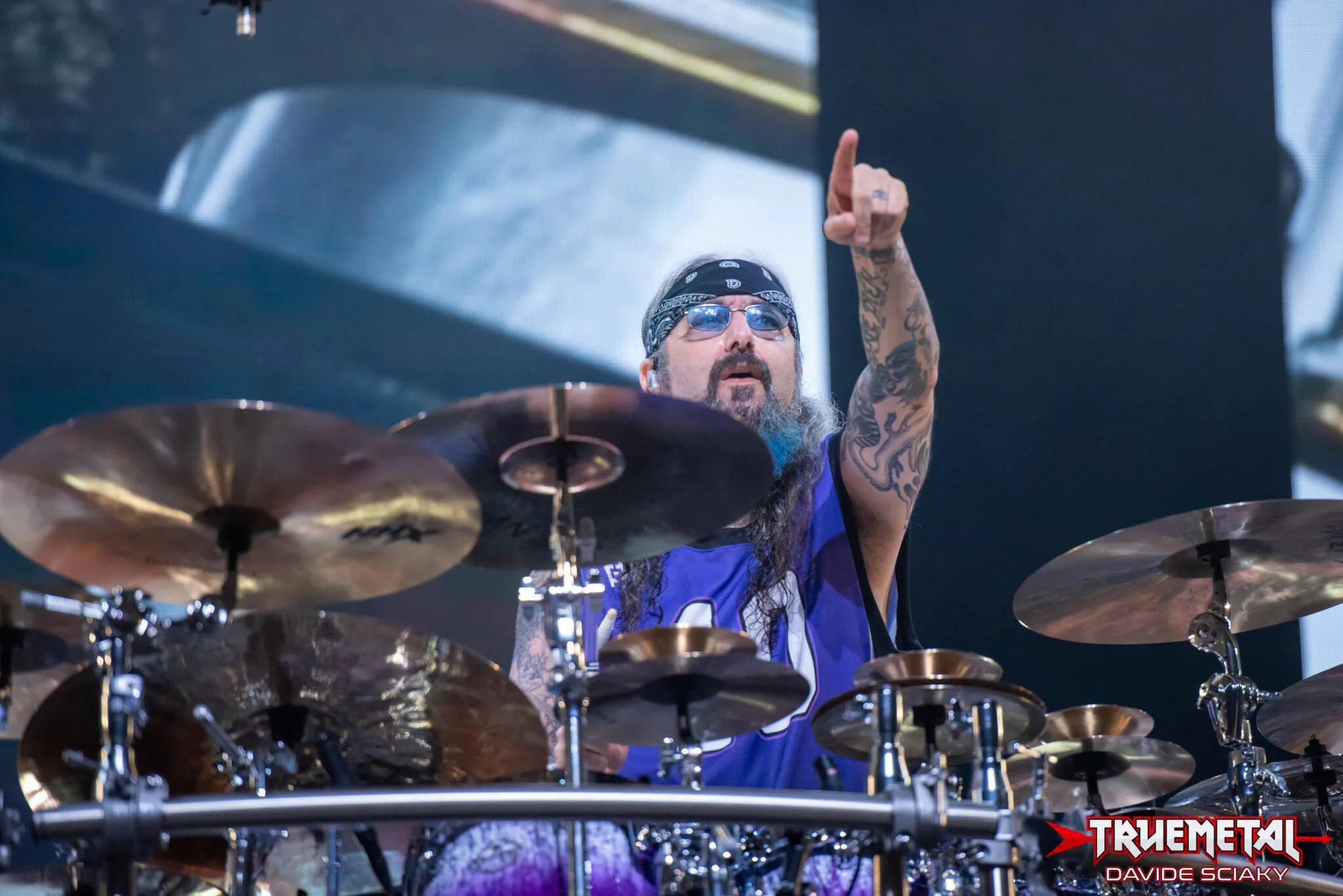 Dream Theater: la sorella di Mike Portnoy muore poco prima del concerto, la band le dedica "The Spirit Carries On"