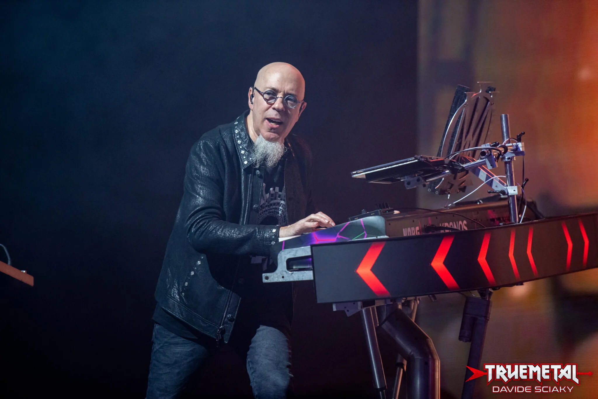Dream Theater: Jordan Rudess, "Va bene qualche foto, ma chi filma un concerto intero è un maleducato"