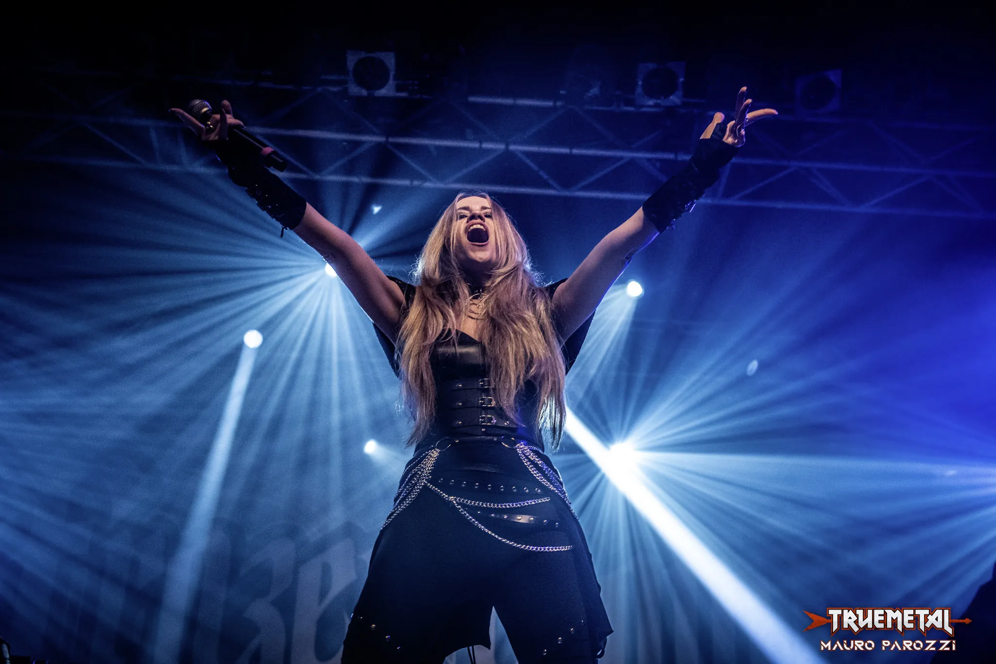 Frozen Crown: diagnosticata una malattia alla cantante Giada Etro