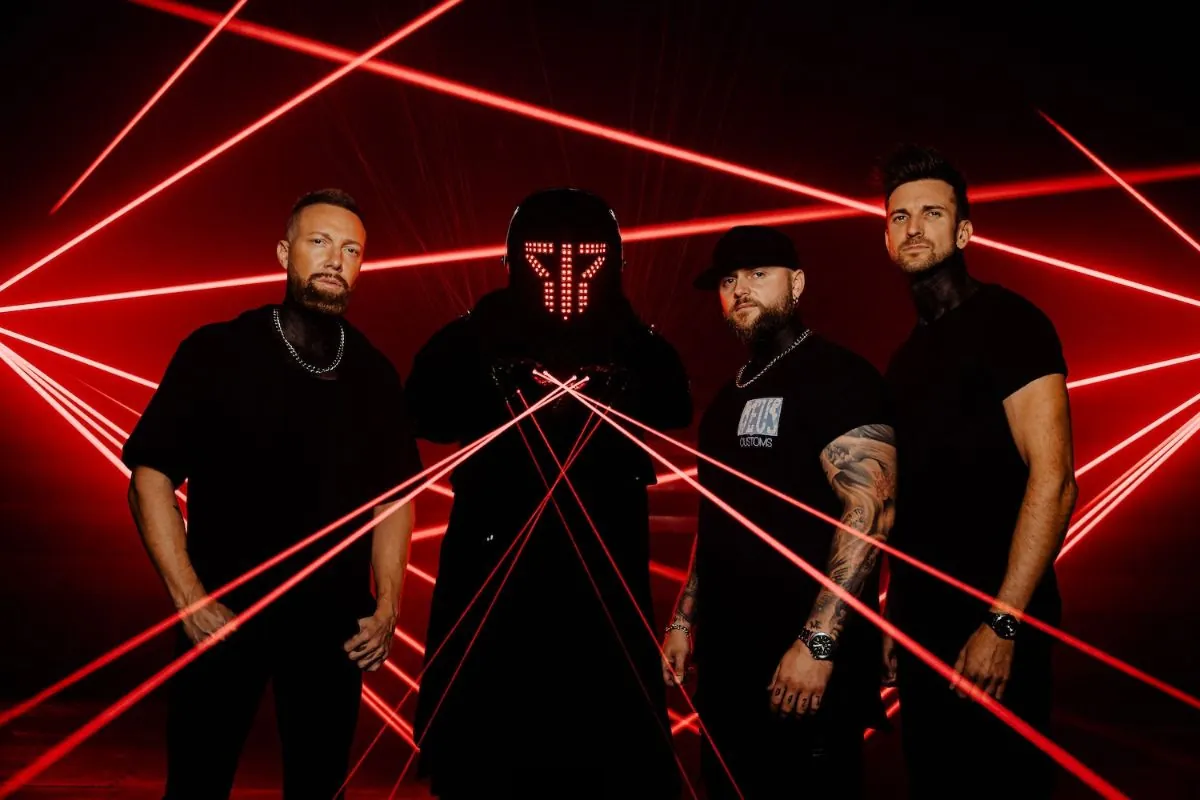 Smash Into Pieces: svelato il nuovo singolo "Man Or Machine"