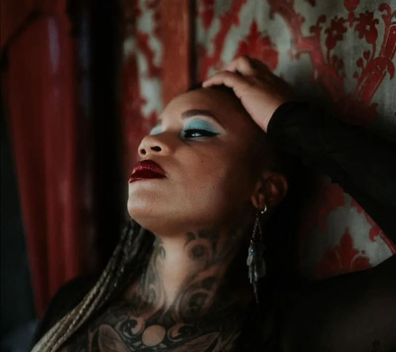 Cammie Beverly: il lyric video di "Kiss of the Moon" dal debut-album da solista "House of Grief"