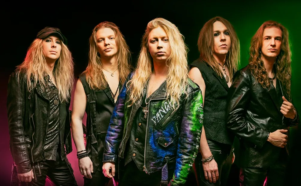 Shiraz Lane: svelato il video di "Live A Little More" tratto dal nuovo album "In Vertigo"