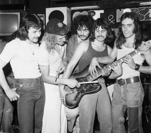 Iron Maiden: Paul Mario Day, primo cantante della band, è in fin di vita