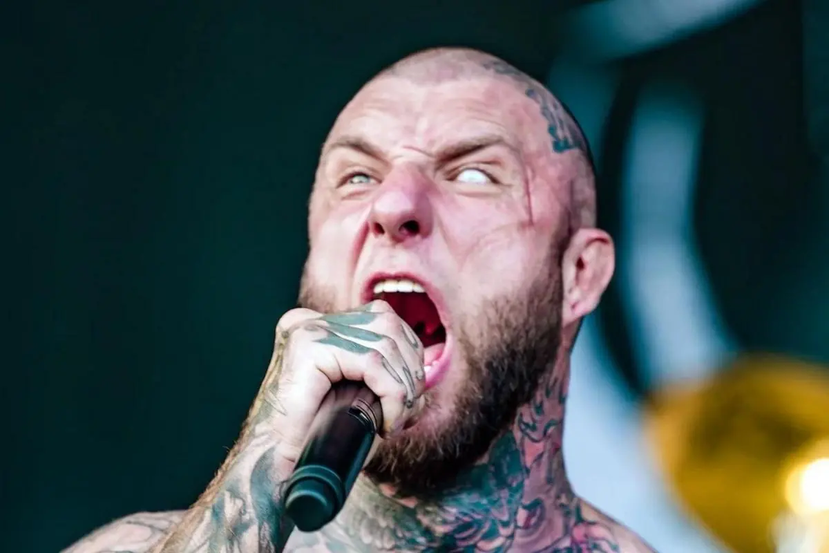Slaughter To Prevail: il frontman risponde alle critiche per aver sventolato la bandiera russa sul palco a Washington