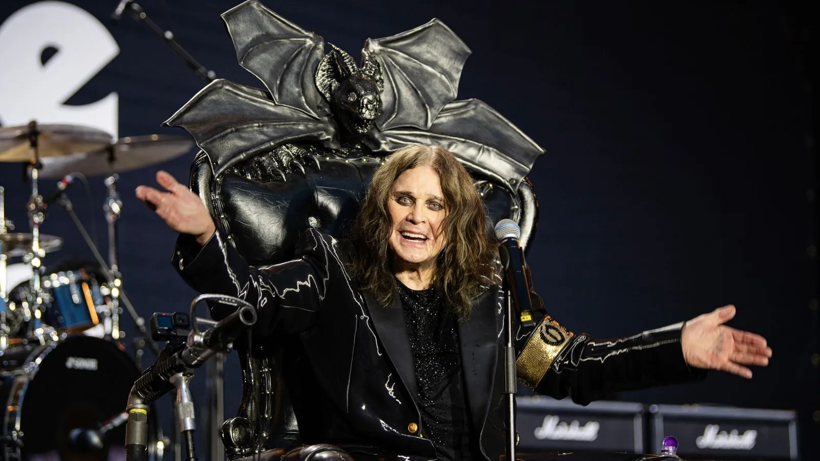 Ozzy Osbourne: il nuovo documentario sugli ultimi mesi di vita cancellato dalla programmazione. La BBC spiega, "La famiglia è in lutto, ci ha chiesto di aspettare"