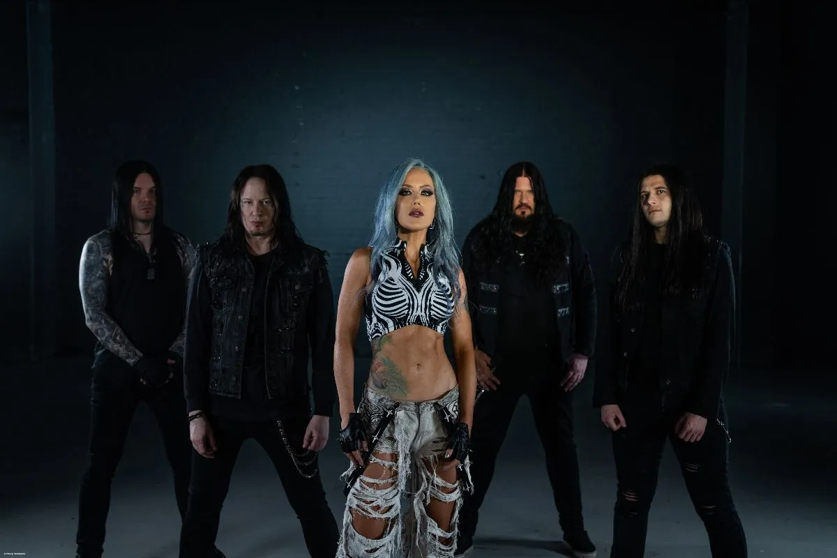 Arch Enemy: annunciano "Blood Dynasty (Deluxe Edition)" con tre nuove bonus track; guarda il lyric video di 'Break The Spell'