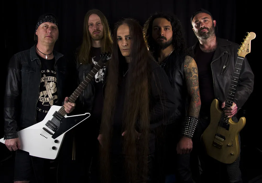 Wicked Smile: pubblicato il singolo "Back To Back We Stand" dall' imminente album "When Night Falls"
