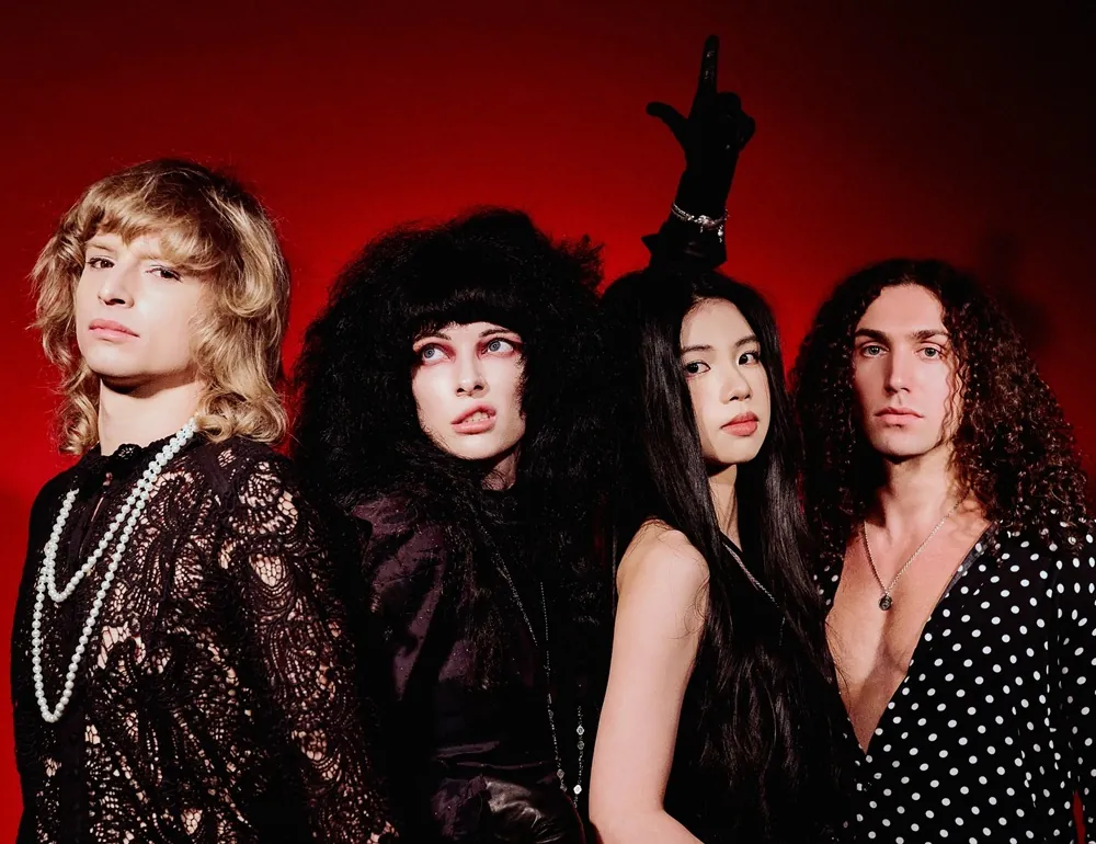 Starbenders: in Italia per la prima volta da headliner