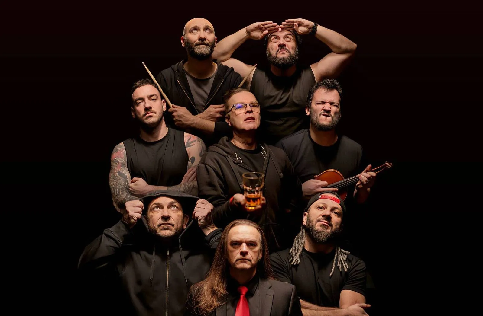 Dirty Shirt: con gli ungheresi Besh o droM per una versione di "Büntető"