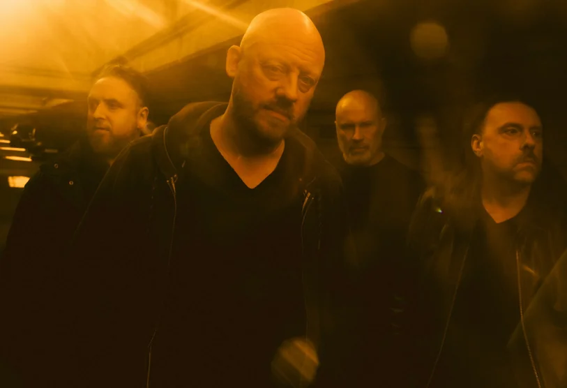 Warning: annunciato il nuovo album e pubblicato il singolo "Stations"
