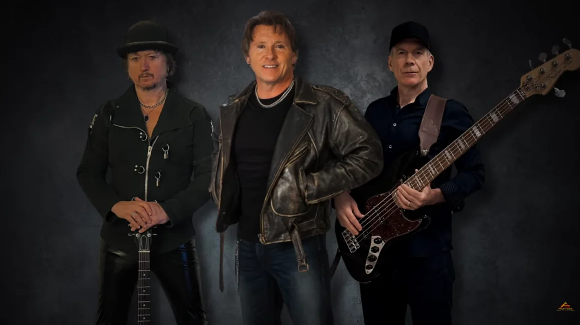 Von Groove: ascolta il nuovo singolo "Undefeated" dal nuovo album 'Born To Rock' in a maggio