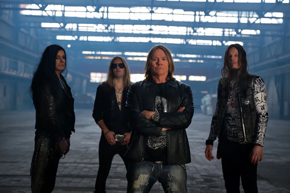 Sha-Boom: pubblicato il nuovo singolo e video "Walk (Far Away)"