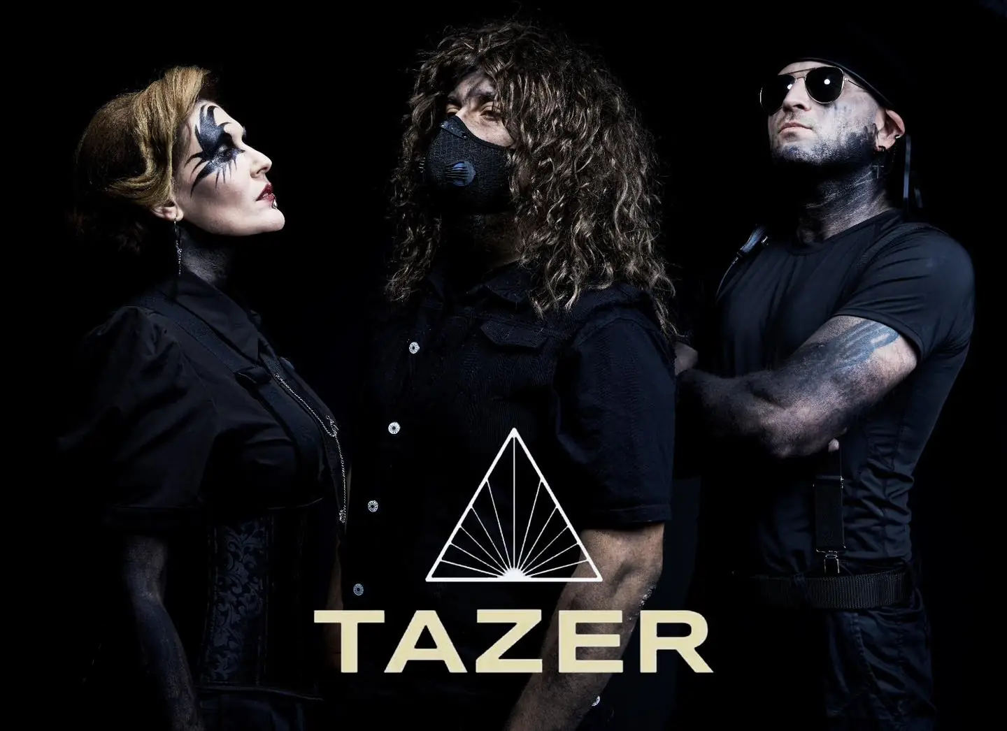 Tazer pubblicato l'album di debutto "Taze Is The Rule"