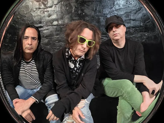 Astari Nite: pubblicato l'EP "Medications in Bloom", online il video di "Dry Shampoo X"