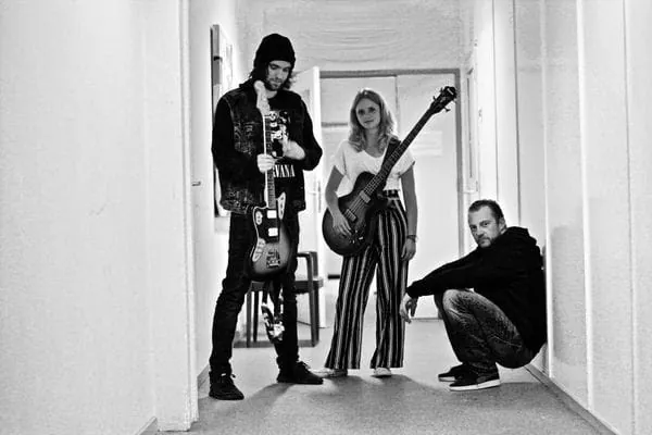 Inside Shadows: il video di "Supernova Gamma Rays"