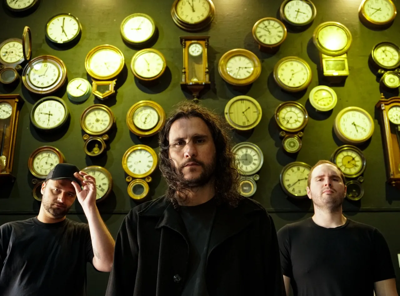 Mad Sneaks: la nuova versione dell'LP "Incognito"