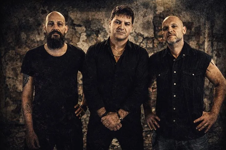 Revealing Chaos: tornano con il nuovo singolo "Empty Words", video