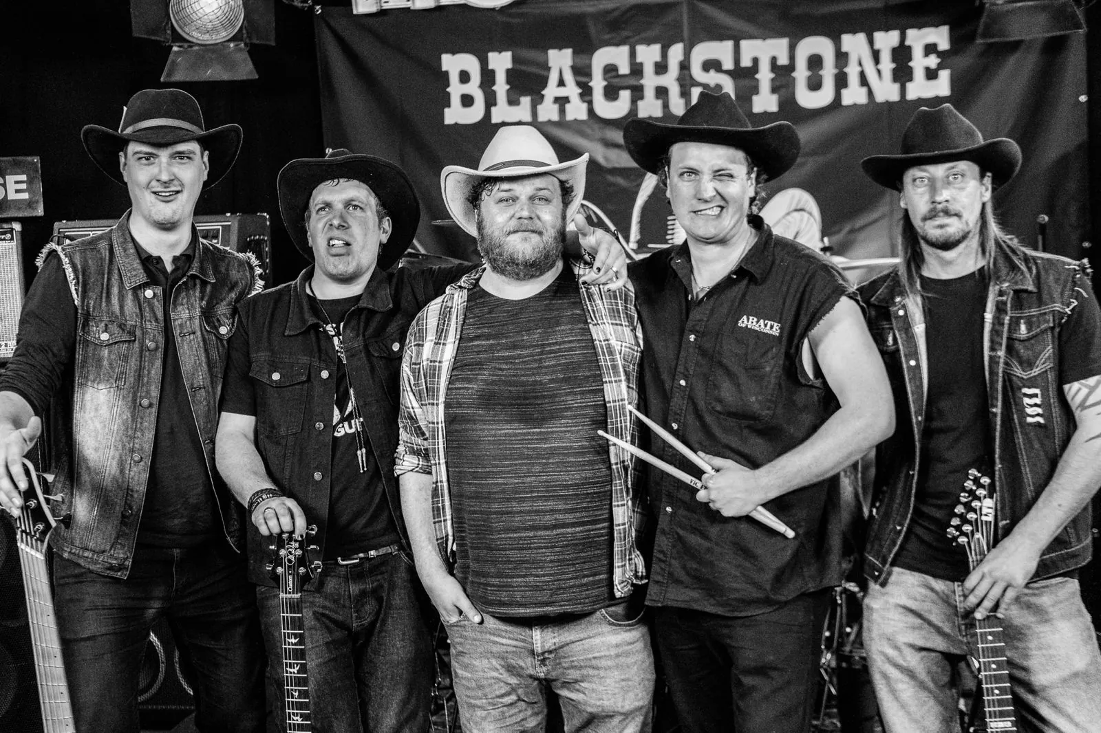 Blackstone: pubblicato un video live a supporto di "War Child" e annunciato il nuovo singolo