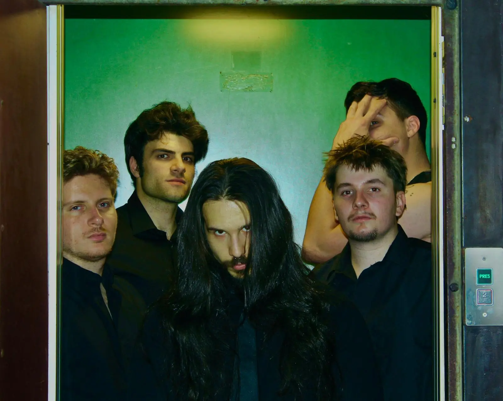 Awake Tomorrow: il videoclip del nuovo singolo "Burnout"