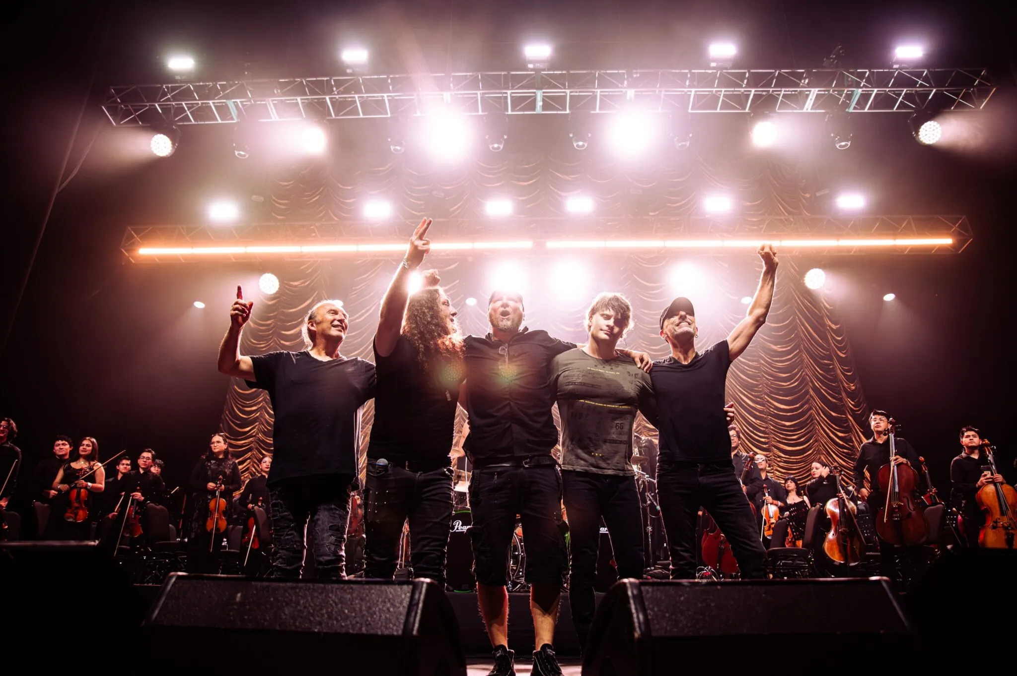 Rhapsody: scaletta e video dal concerto con coro e orchestra