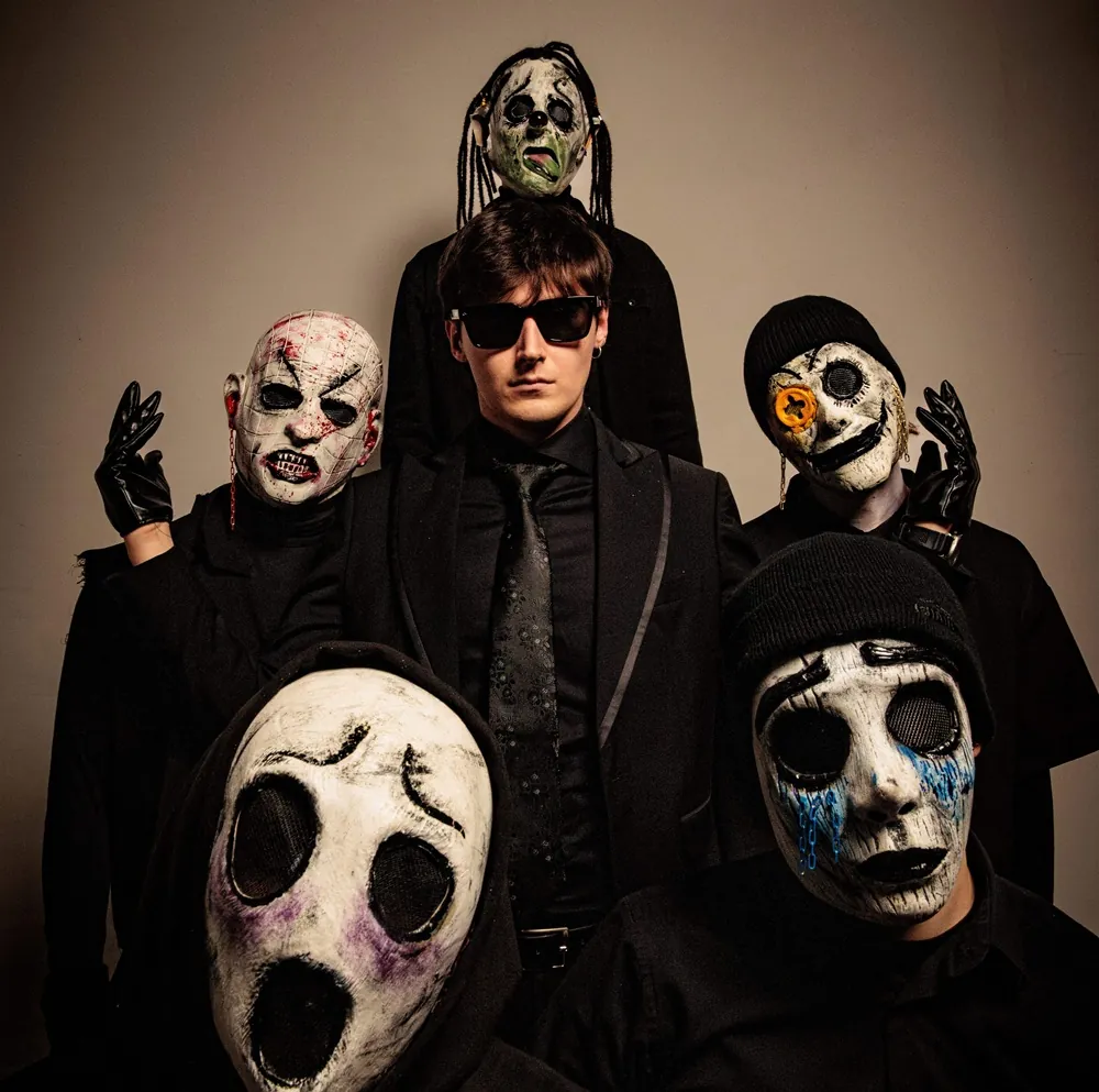 Emosya: il visualizer video di "Forsaken"