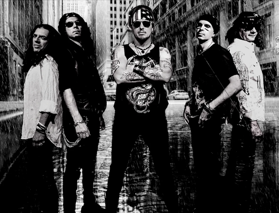 Rockstar Frame: aperte le aud​izioni per l'ingresso di un nuovo chitarrista