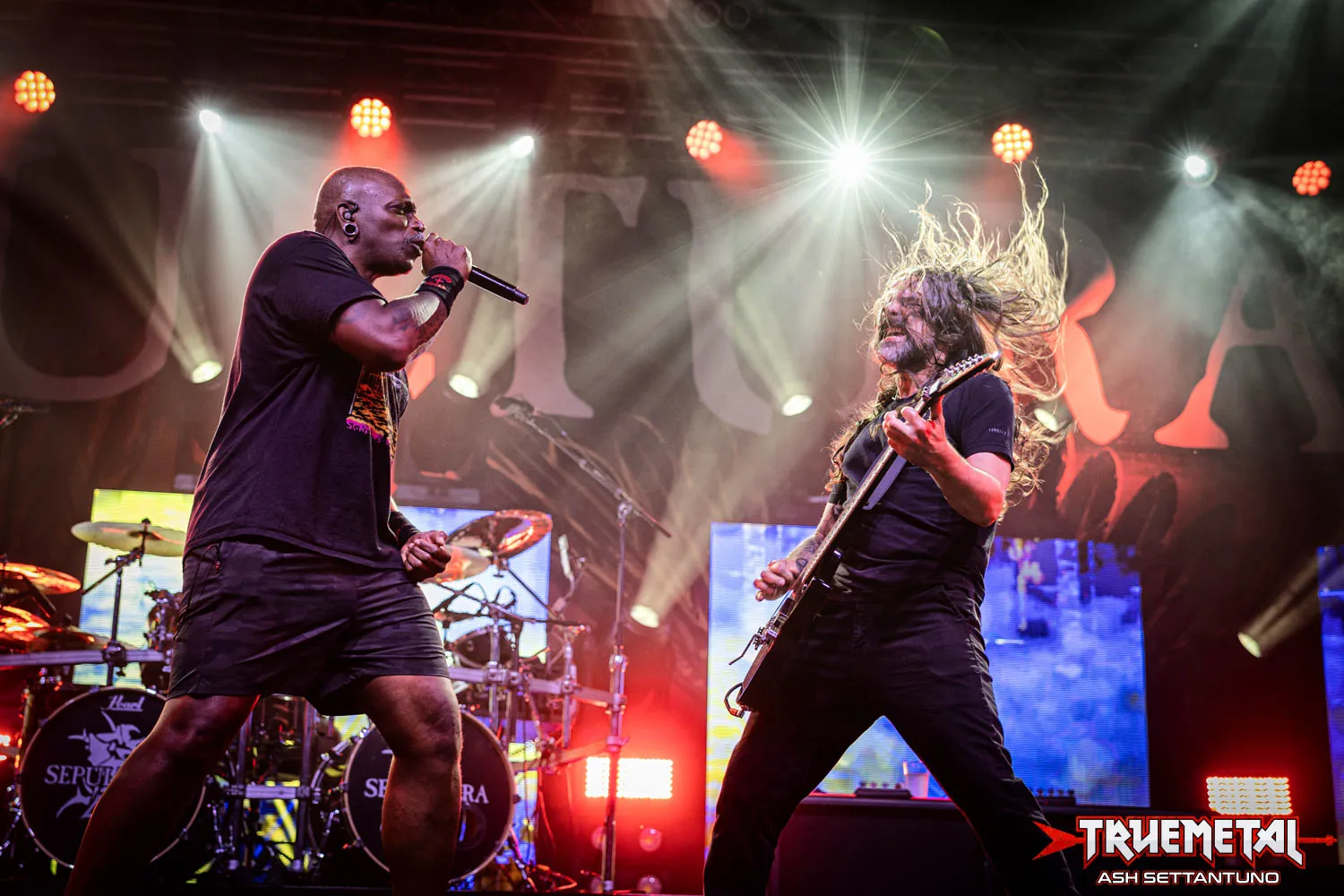 Sepultura: drastica riduzione di posti per il concerto d'addio