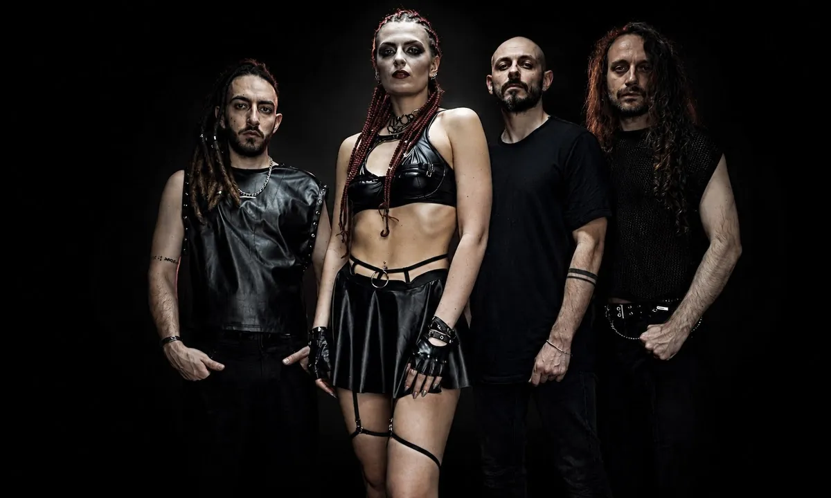 Alis: il nuovo video di "Poised to Outlast"