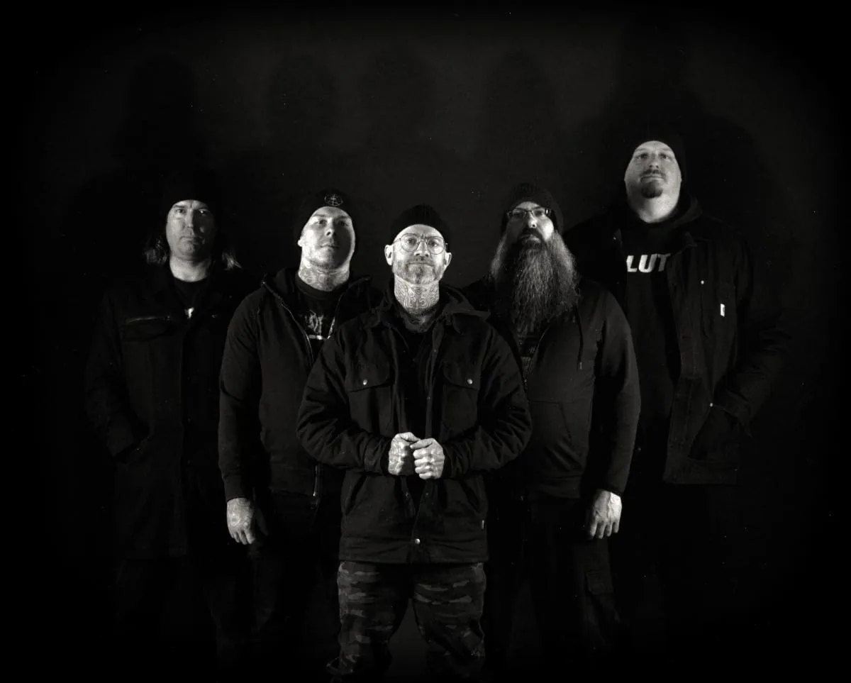Eaten By Sharks: nuovo singolo e il video ufficiale di "Treading Water"