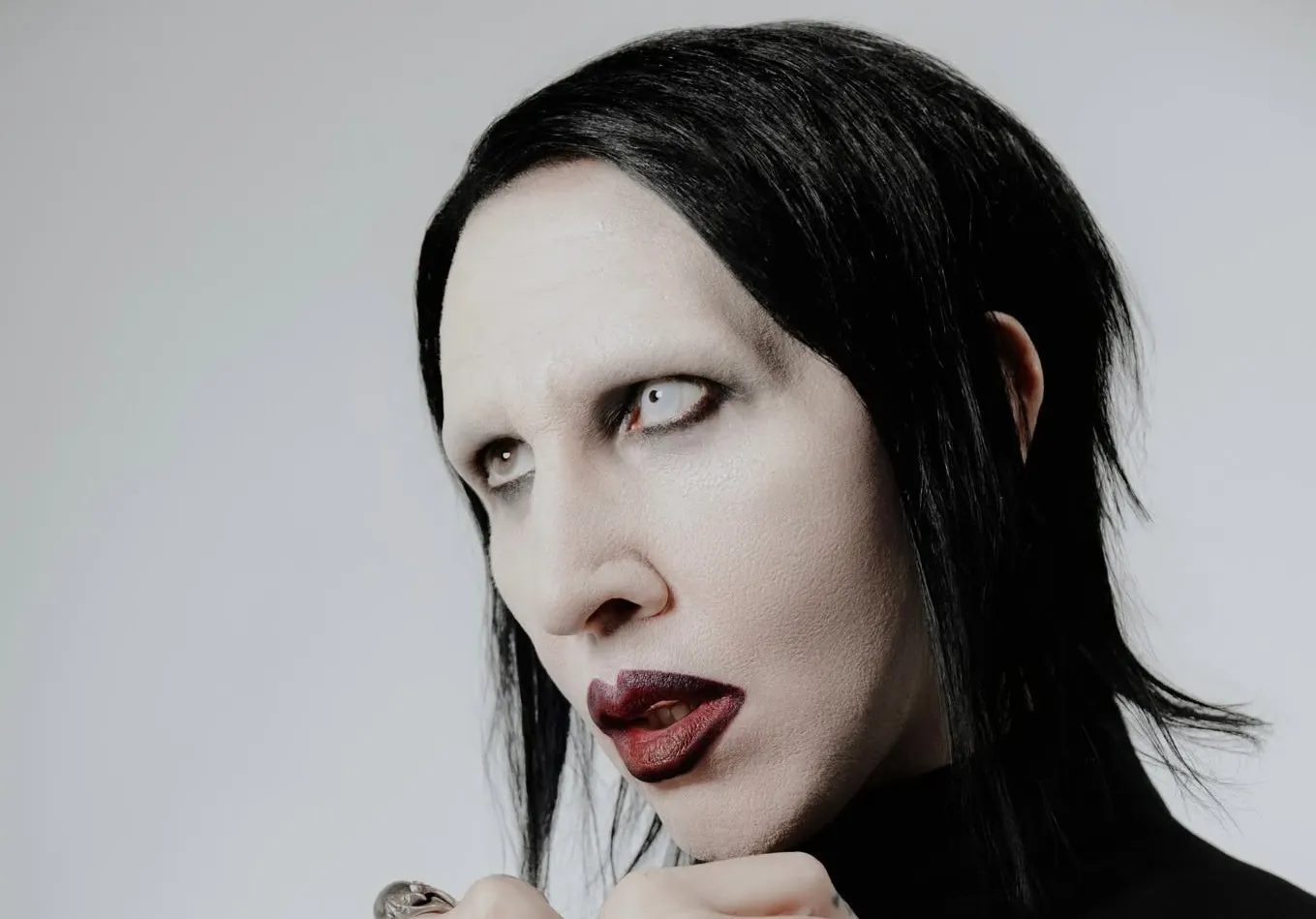 Marilyn Manson: pubblicato il videoclip del nuovo singolo "Front Toward Enemy"