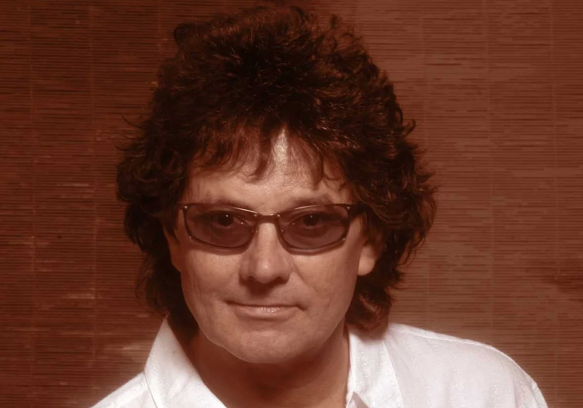 Over The Edge: annunciata la riedizione speciale per l'anniversario "Over The Edge" feat. Mickey Thomas