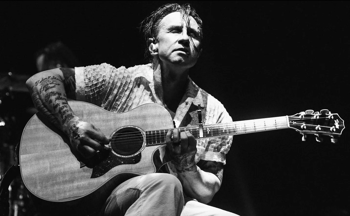 Shinedown: Eric Bass si ferma dopo un grave crollo di salute mentale, annunciati i bassisti sostituti per il tour