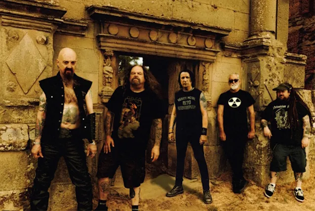 Napalm Death: Shane Embury con il progetto Absolute Power pubblica il singolo "Needs Must When The Devil Drives" feat. Tim "Ripper" Owens