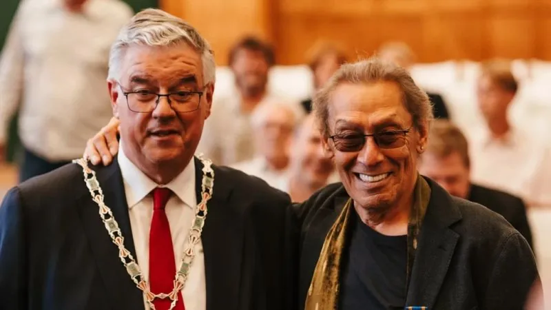 Alex Van Halen: nominato Cavaliere dell'Ordine del Leone dei Paesi Bassi