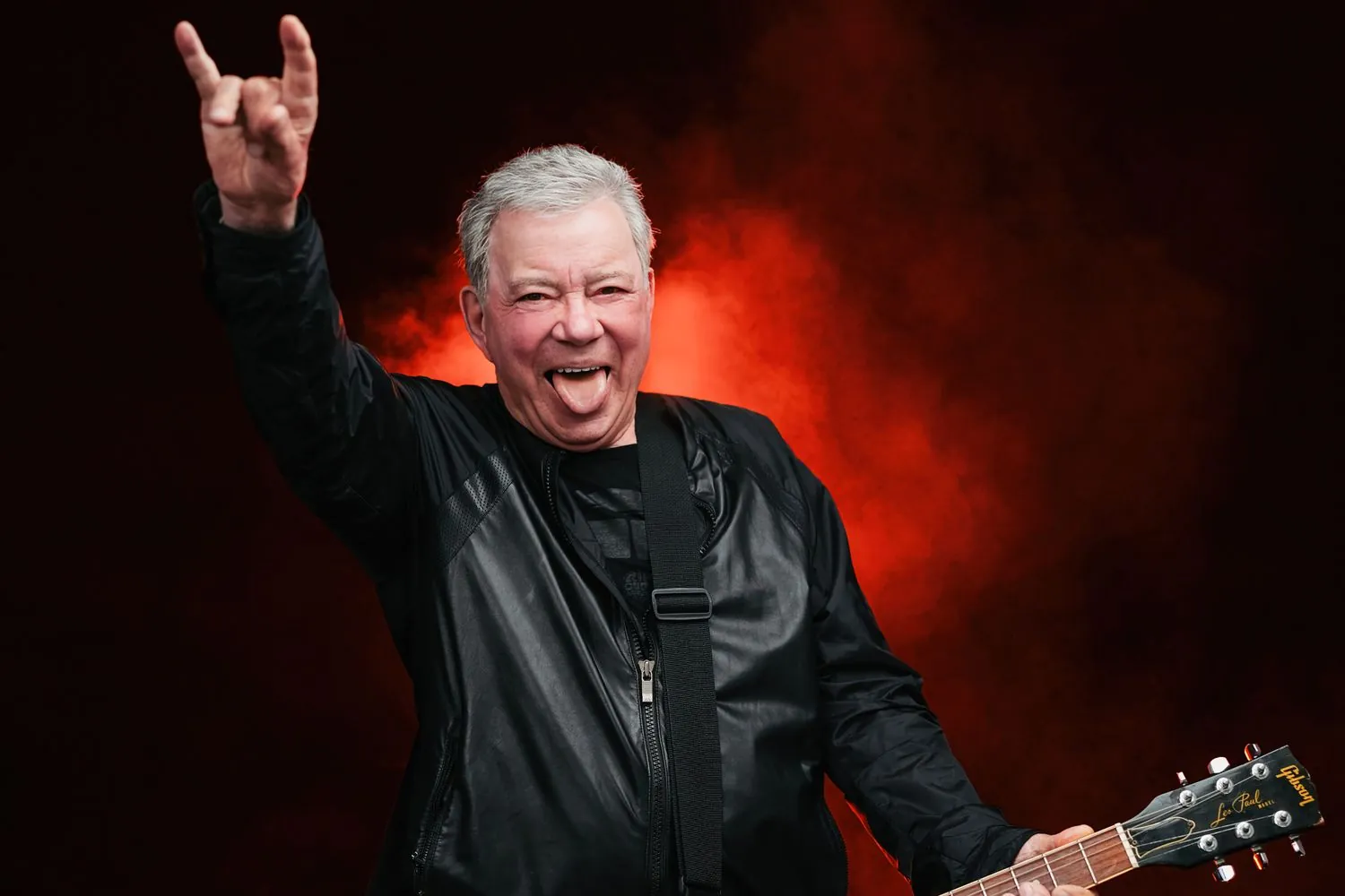 The *uckers: la band di William Shatner si esibisce al Riot Fest di Chicago, video